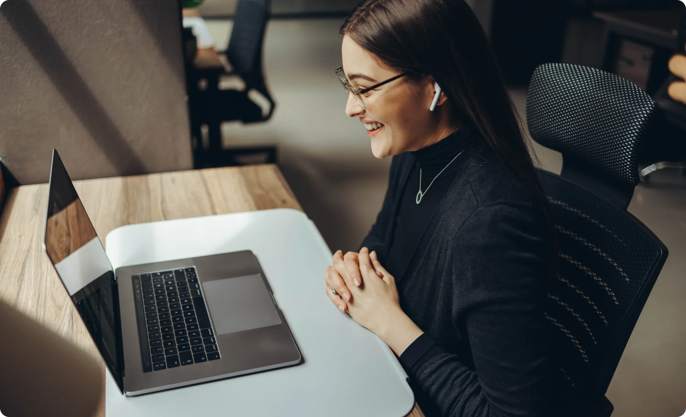 A woman with laptop